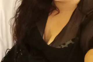 THICK THIGHS N FUCK ME EYES FRIDAY - Image 7