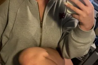 back in town busty blonde cute in the face fat in the waist 💗💗 ❤🙌 incall /outcall 😘 😘 💞ready for a good time 🍒facetime/google meet verification💕🍒no law 🥰 - Image 4