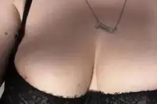 Full Figured Sexy Brunette.. I especially like older men! - Image 1