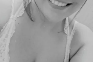 Got a room for a day or two ❤️💋💦💥 - Image 2