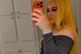 😝💦Freaky with a Fat Azz 🍑Pretty Feet 👣 Pink Shaved Pussy 🌷& Thick thighs😍😝 - Image 3