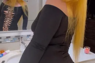 😝💦Freaky with a Fat Azz 🍑Pretty Feet 👣 Pink Shaved Pussy 🌷& Thick thighs😍😝 - Image 4